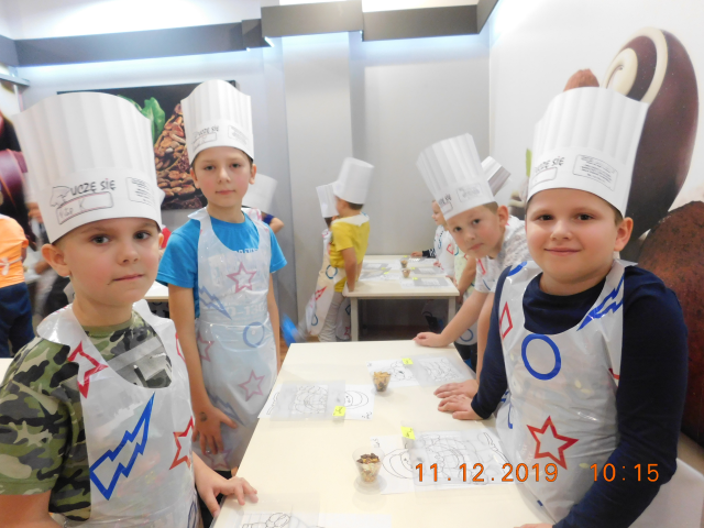 Dzieci w fabryce czekolady